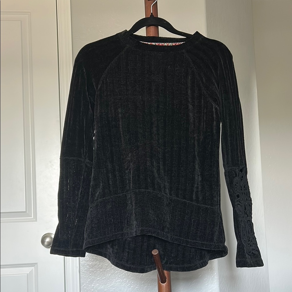 Women’s Knox Rose Black Velvet Embroidered Sleeve Sweater Top Size Small |D106